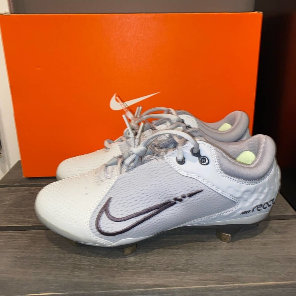 Nike Hyperdiamond 4 Elite Women's Softball Cleats Sz 8